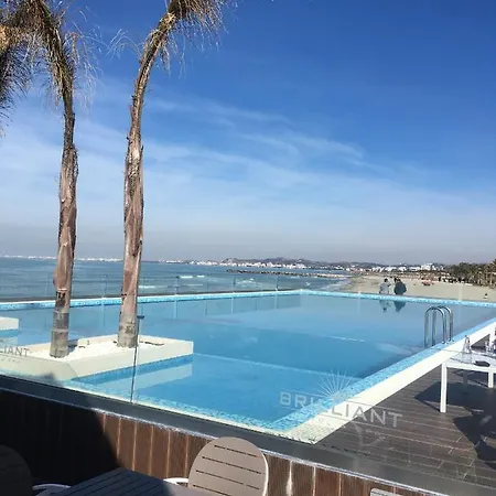 Family Beachfront 格勒姆