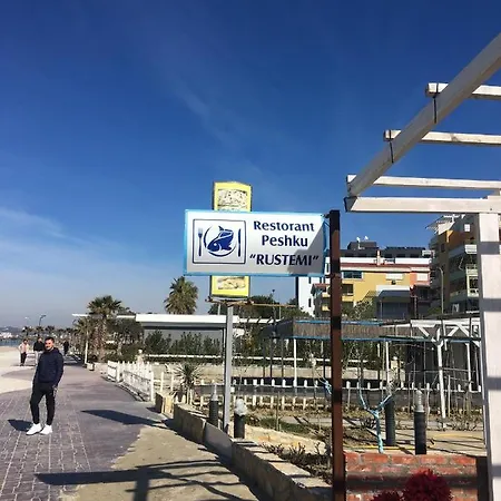 Family Beachfront 公寓 格勒姆