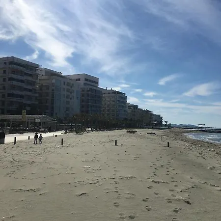 Family Beachfront 公寓 *